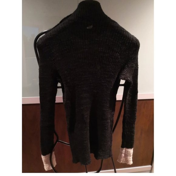 Chanel turtleneck - Picture 3 of 10